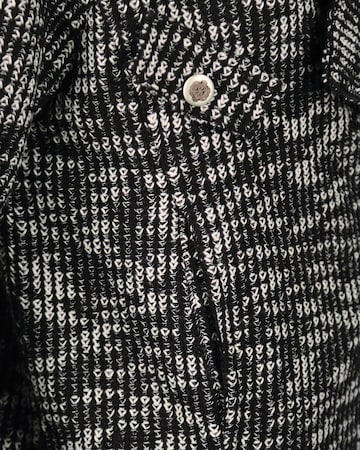 Maze Strickjacke in Schwarz