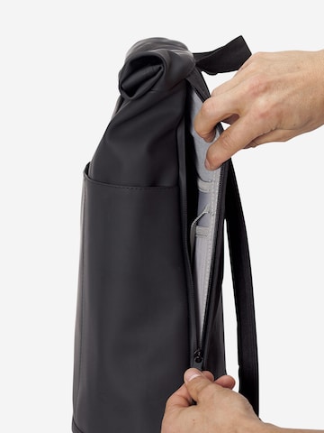 Ucon Acrobatics Rucksack 'Hajo Medium Lotus' in Schwarz: vrchná strana