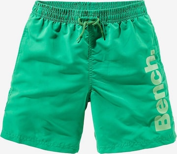 Shorts de bain BENCH en vert : devant