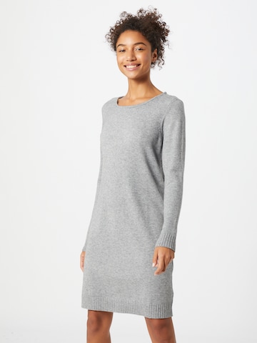 VILA Stickad klänning i grå: framsida
