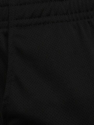 Urban Classics Regular Shorts in Schwarz