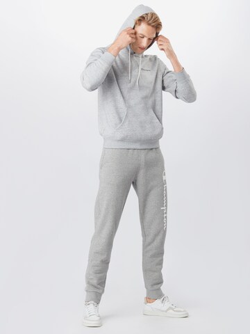 Champion Authentic Athletic Apparel Tapered Broek in Grijs