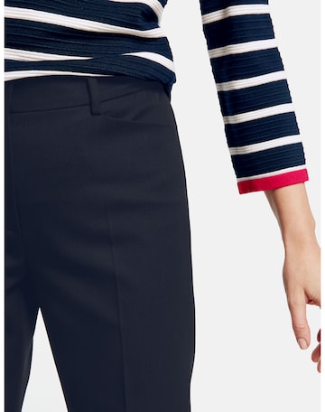 Regular Pantalon à plis GERRY WEBER en bleu : devant