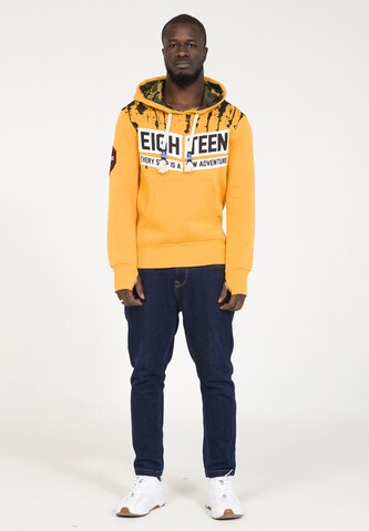 PLUS EIGHTEEN Sweatshirt in Geel