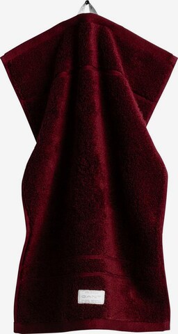 Asciugamano di GANT in rosso: frontale
