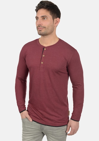 T-Shirt 'Gifford' INDICODE JEANS en rouge : devant