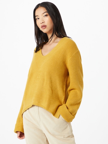 ABOUT YOU Sweater 'Tamara' in Yellow: front