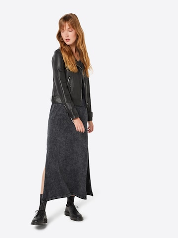 Urban Classics Рокля в черно