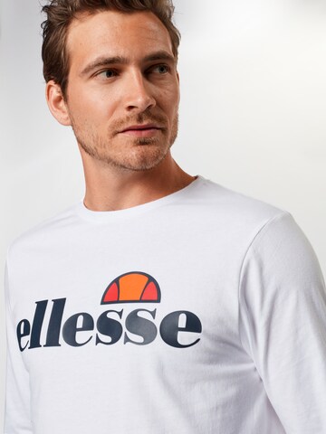 ELLESSE جينز مضبوط قميص 'Grazie' بلون أبيض