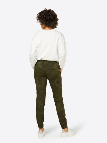 Urban Classics Slimfit Nadrág - zöld: hátul