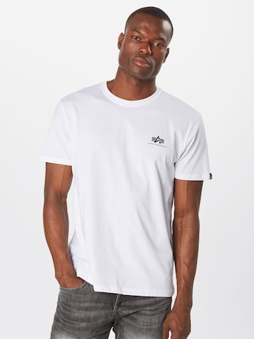 Coupe regular T-Shirt ALPHA INDUSTRIES en blanc : devant