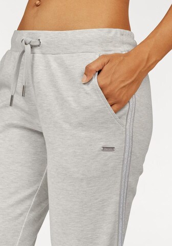 BENCH Regular Pants in Grey