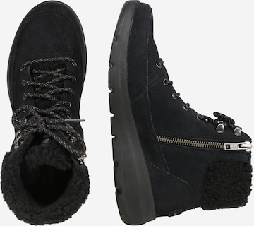 Bottines à lacets SKECHERS en noir : sur le côté