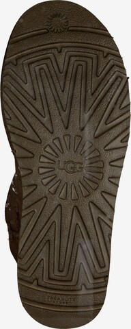 UGG Bootsit 'Mini Bailey Button' värissä ruskea