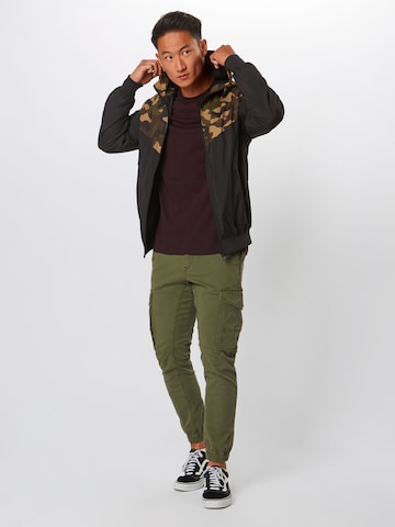 Iriedaily T-shirt i röd