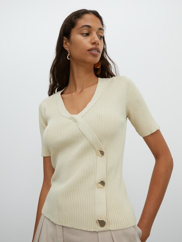 EDITED Shirt 'Giulia' in Beige: front