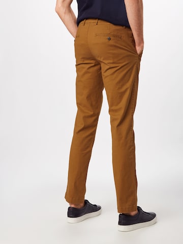Coupe slim Pantalon chino 'Essential' GAP en marron