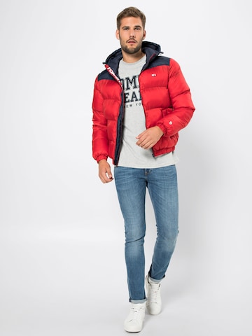 Veste d’hiver Tommy Jeans en rouge