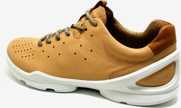 ECCO Lace-Up Shoes in Yellow