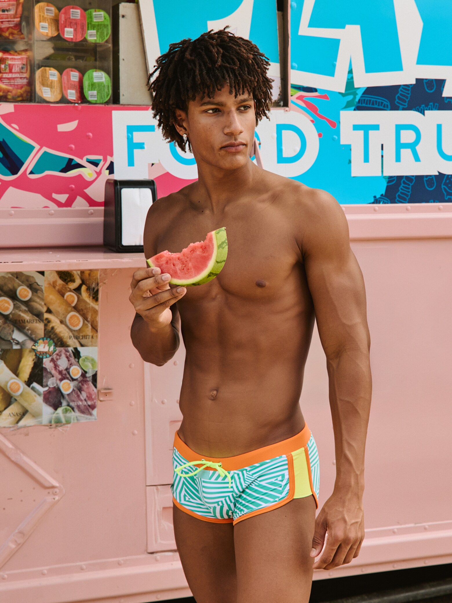 Odważne fasony z nutką szaleństwa Odważniejsze stroje kąpielowe