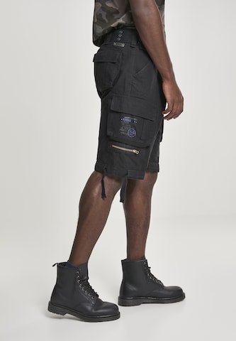 Brandit Regular Shorts 'Savage Vintage' in Schwarz