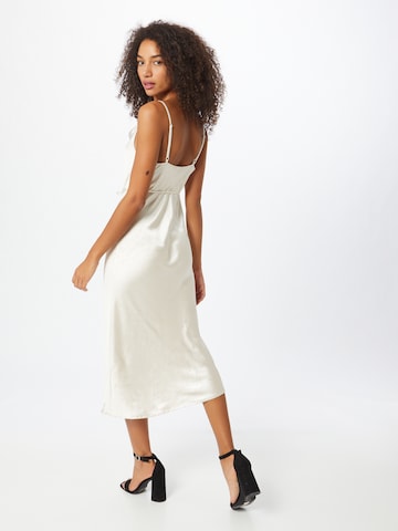 Robe de cocktail 'PALASHA' Motel en blanc