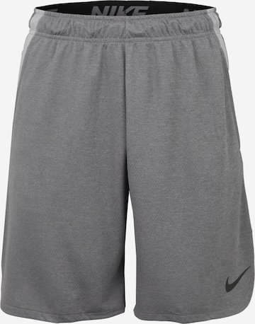 NIKE Regular Sportbroek in Grijs: voorkant