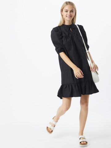 SISTERS POINT Shirt Dress in Black