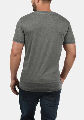 !Solid V-Shirt 'Theon' in Grau