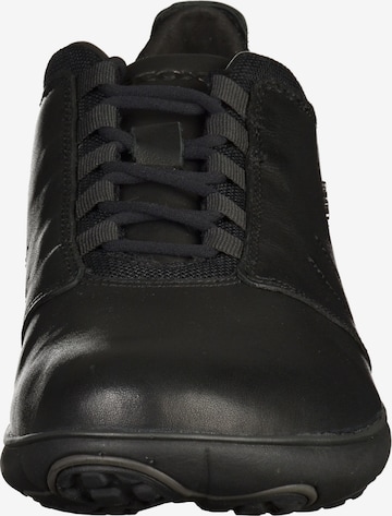 Pantofi cu șireturi sport de la GEOX pe negru