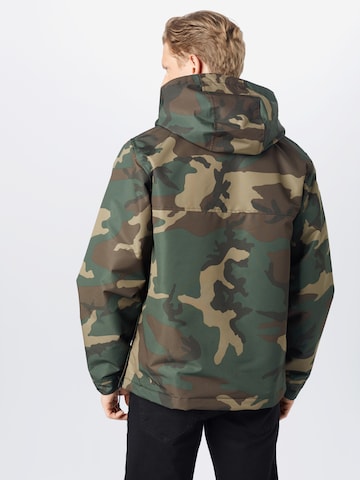 Carhartt WIP Regular Fit Välikausitakki 'Nimbus' värissä vihreä