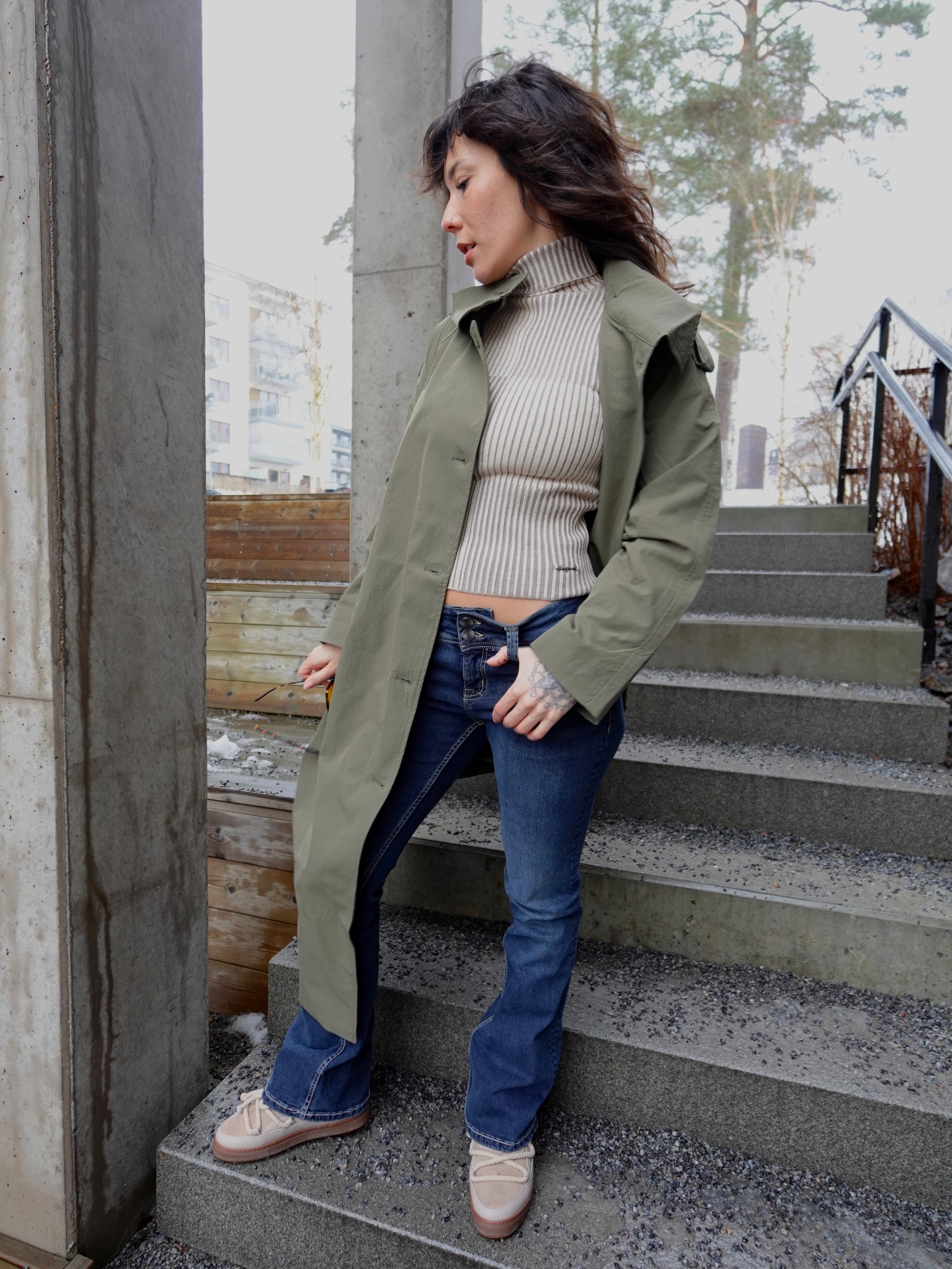 Viktoria - Green Trench Coat Look