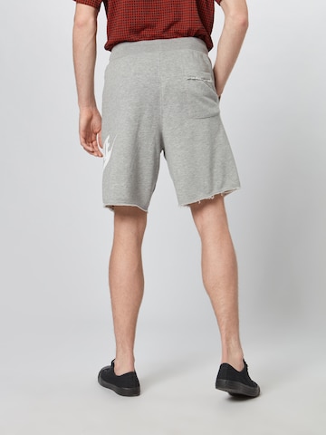 Nike Sportswear Regular Панталон в сиво: отзад
