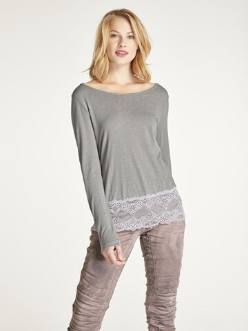 T-shirt heine en gris : devant