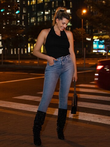 Elegant Black Top Look