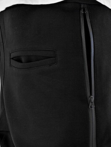 Urban Classics Tapered Broek in Zwart