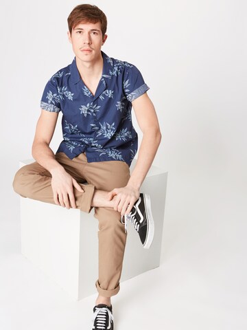 Urban Classics Regular fit Button Up Shirt in Blue