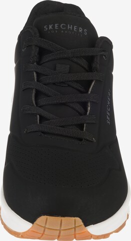 Baskets basses 'UNO STAND ON AIR' SKECHERS en noir