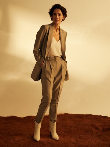 Elegant Beige Suit Look by GMK Collection