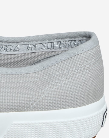 Baskets basses '2750 Cotu Classic' SUPERGA en gris