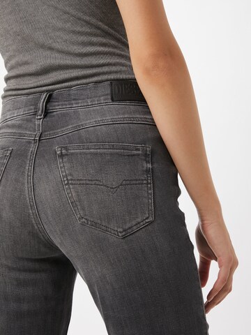 Coupe slim Jean 'SANDY' DIESEL en gris