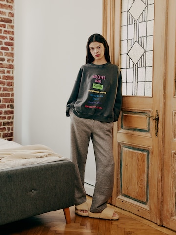 Grey Sweats Look