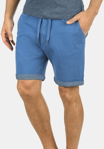 !Solid Regular Chino 'Lagoa' in Blauw: voorkant