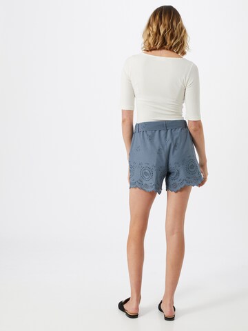 ONLY Regular Shorts 'Shery Anglais' in Blau