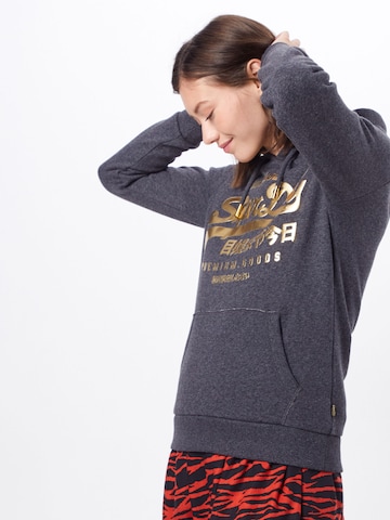 Sweat-shirt Superdry en gris : devant