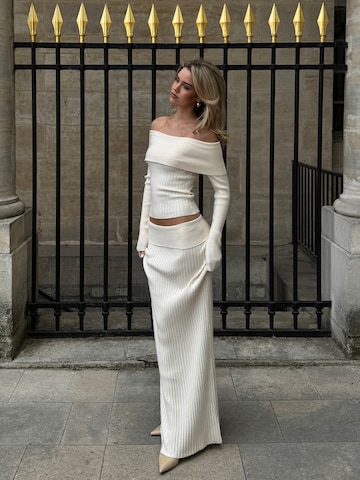Knit Off-shoulder Co-ord Look