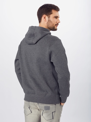 Nike Sportswear Regular Fit Sweatshirt 'Club Fleece' in Grau