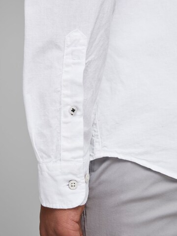 Coupe slim Chemise JACK & JONES en blanc