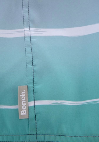 BENCH Badeshorts in Blau