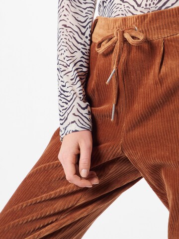 ONLY Regular Pleat-front trousers 'POPTRASH-PING PONG' in Brown